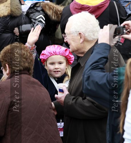 Scheveningen 13 november 2010
Prinses Maxima Prins WillemAlexander en Amalia Ariane en Alexia bij intocht sinterklaas.
Peter Smulders bv