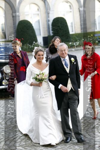 Brussel 20 november 2010
Trouwen Prins Carlos en Annemarie v Weezel in Brussel. Prinses Annemarie met haar vader
Peter Smulders bv