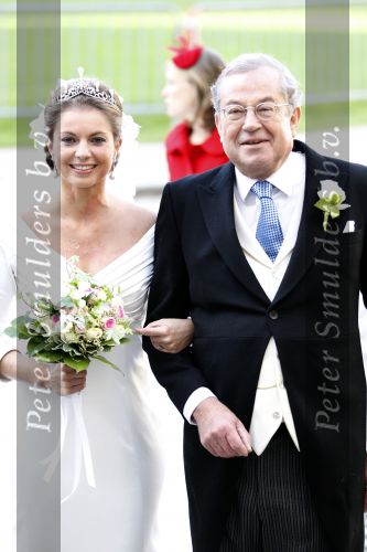 Brussel 20 november 2010
Trouwen Prins Carlos en Annemarie v Weezel in Brussel. Prinses Annemarie met haar vader
Peter Smulders bv