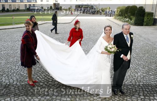 Brussel 20 november 2010
Trouwen Prins Carlos en Annemarie v Weezel in Brussel. Prinses Annemarie met haar vader
Peter Smulders bv