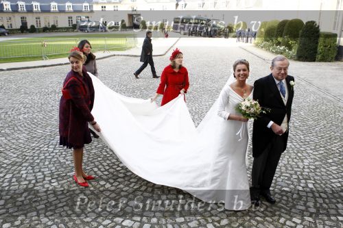 Brussel 20 november 2010
Trouwen Prins Carlos en Annemarie v Weezel in Brussel. Prinses Annemarie met haar vader
Peter Smulders bv
