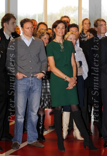 Amsterdam 8 november 2010
Opening Ronald Mac Donald sport center door Prinses Marilene en Marco v Basten . Ed Nijpels is ook aanwezig.
Peter Smulders bv