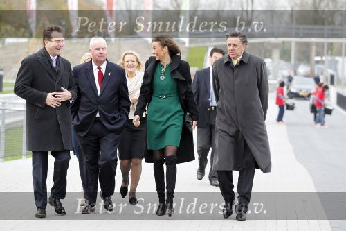 Amsterdam 8 november 2010
Opening Ronald Mac Donald sport center door Prinses Marilene en Marco v Basten . Ed Nijpels is ook aanwezig.
Peter Smulders bv