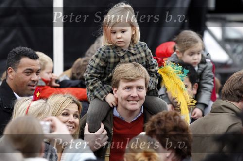 Scheveningen 13 november 2010
Prinses Maxima Prins WillemAlexander en Amalia Ariane en Alexia bij intocht sinterklaas.
Peter Smulders bv