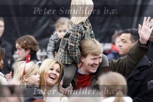 Scheveningen 13 november 2010
Prinses Maxima Prins WillemAlexander en Amalia Ariane en Alexia bij intocht sinterklaas.
Peter Smulders bv
