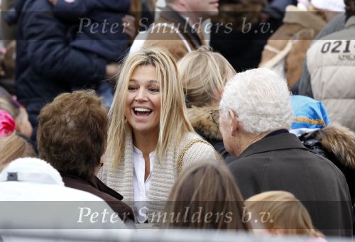 Scheveningen 13 november 2010
Prinses Maxima Prins WillemAlexander en Amalia Ariane en Alexia bij intocht sinterklaas.
Peter Smulders bv