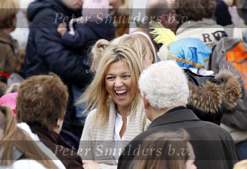 Scheveningen 13 november 2010
Prinses Maxima Prins WillemAlexander en Amalia Ariane en Alexia bij intocht sinterklaas.
Peter Smulders bv