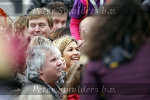 Scheveningen 13 november 2010
Prinses Maxima Prins WillemAlexander en Amalia Ariane en Alexia bij intocht sinterklaas.
Peter Smulders bv