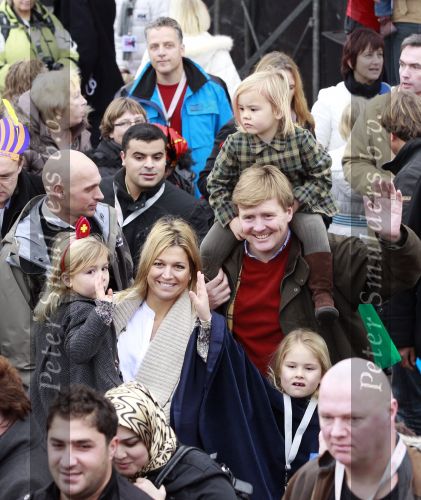 Scheveningen 13 november 2010
Prinses Maxima Prins WillemAlexander en Amalia Ariane en Alexia bij intocht sinterklaas.
Peter Smulders bv