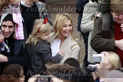 Scheveningen 13 november 2010
Prinses Maxima Prins WillemAlexander en Amalia Ariane en Alexia bij intocht sinterklaas.
Peter Smulders bv