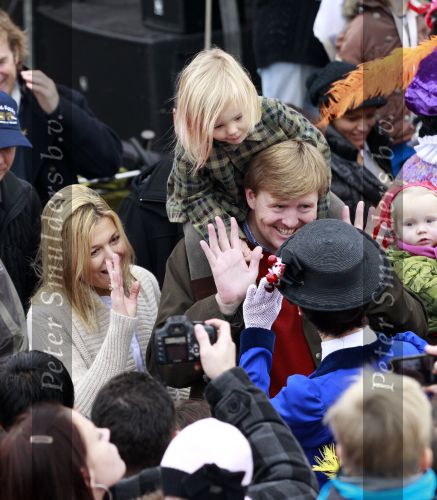 Scheveningen 13 november 2010
Prinses Maxima Prins WillemAlexander en Amalia Ariane en Alexia bij intocht sinterklaas.
Peter Smulders bv