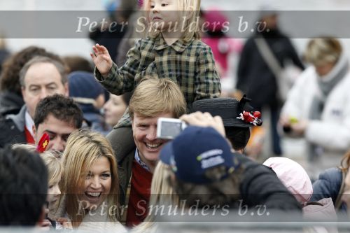 Scheveningen 13 november 2010
Prinses Maxima Prins WillemAlexander en Amalia Ariane en Alexia bij intocht sinterklaas.
Peter Smulders bv