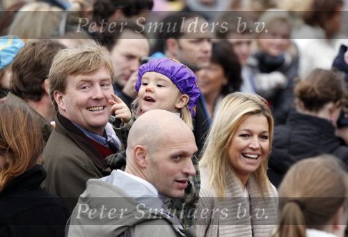 Scheveningen 13 november 2010
Prinses Maxima Prins WillemAlexander en Amalia Ariane en Alexia bij intocht sinterklaas.
Peter Smulders bv