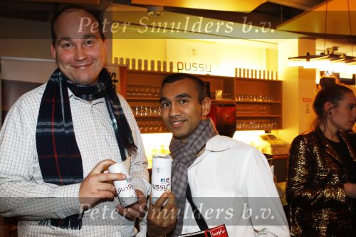 Amsterdam 29 november 2010
Premiere showbizzbaby in de meervaart. Energiedrankje Pussy
Peter Smulders bv
