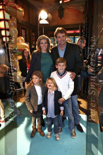 Amsterdam, 14 November 2010
Premiere Dik Trom
Reinout Oerlemans en Danielle Oerlemans met hun kinderen
Foto Peter Smulders BV