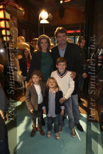 Amsterdam, 14 November 2010
Premiere Dik Trom
Reinout Oerlemans en Danielle Oerlemans met hun kinderen
Foto Peter Smulders BV
