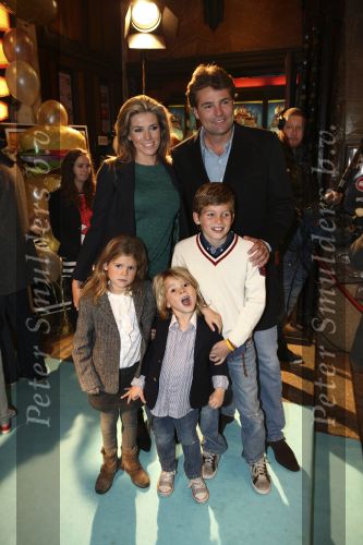 Amsterdam, 14 November 2010
Premiere Dik Trom
Reinout Oerlemans en Danielle Oerlemans met hun kinderen
Foto Peter Smulders BV