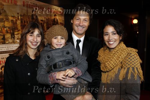 Kaatsheuvel 21 november 2010
Premiere Kruimeltje in het eftelingtheater. Rick Engelkes met zijn vrouw Annemarie en dochters
Peter Smulders bv