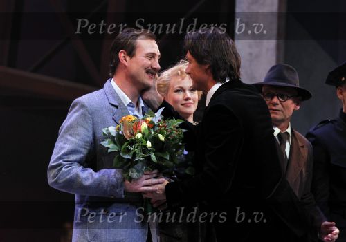 Kaatsheuvel 21 november 2010
Premiere Kruimeltje in het eftelingtheater. cast met oa Joes Brauers Jeroen Phaff Eric BouwmanCarmen Danen Matrcel Jonker en Sjoerd Pleijsier. Rick Engelkes
Peter Smulders bv