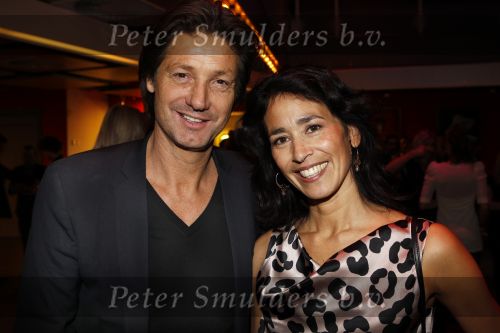 Amsterdam 29 november 2010
Premiere showbizzbaby in de meervaart. Rick Engelkes met zijn vrouw Annemarie
Peter Smulders bv