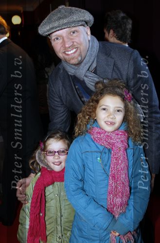 Kaatsheuvel 21 november 2010
Premiere Kruimeltje in het eftelingtheater. Ruben v d Meer met dochters
Peter Smulders bv