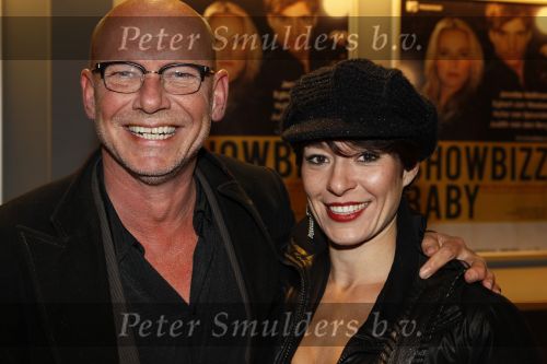 Amsterdam 29 november 2010
Premiere showbizzbaby in de meervaart. Sjoerd Pleijsier met vriendin
Peter Smulders bv