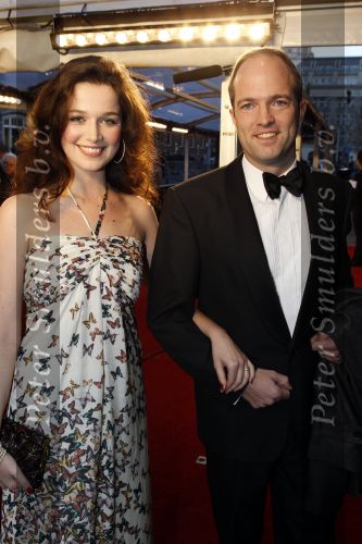 Amsterdam 28 november 2010
Opening Nieuwe de la Mar theater en premiere Le cage aux folles. Sophie Veldhuizen met vriend
Peter Smulders bv