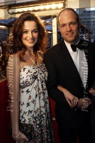 Amsterdam 28 november 2010
Opening Nieuwe de la Mar theater en premiere Le cage aux folles. Sophie Veldhuizen met vriend
Peter Smulders bv