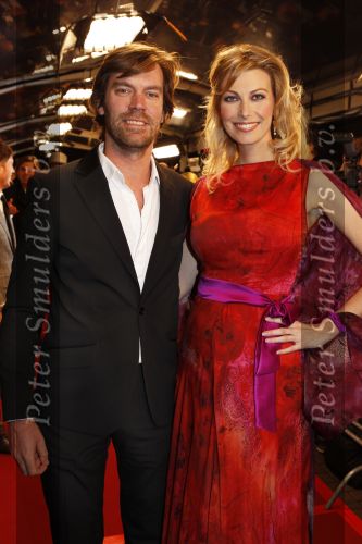 Amsterdam 15 november 2010
Premiere van de Eetclub in tuschinski. Een zwangere Susan Smit met vriend
Peter Smulders bv