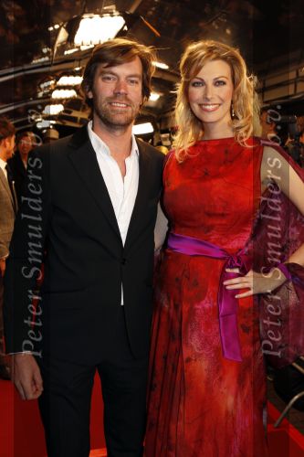 Amsterdam 15 november 2010
Premiere van de Eetclub in tuschinski. Een zwangere Susan Smit met vriend
Peter Smulders bv