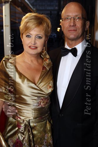 Amsterdam 28 november 2010
Opening Nieuwe de la Mar theater en premiere Le cage aux folles. Vera Mann met een vreind
Peter Smulders bv