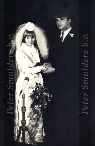 1968

Willeke Alberti trouwt met Joop Oonk 1968
Foto Peter Smulders BV
