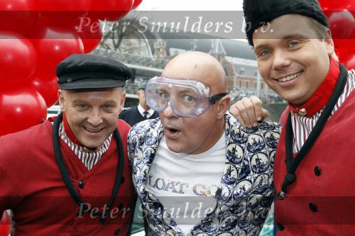 Amsterdam 18 november 2010
Doop rondvaartboot van jan Keizer en Annie Schilders bij Lovers.
Willie Oosterhuis ( midden )
Peter Smulders bv