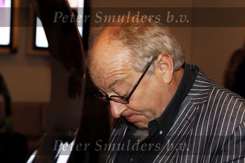 Amsterdam 15 november 2010
Presentatie boek nieuwe de la mar theater. Youp van t Hek leest Parool over AJAX
Peter Smulders bv