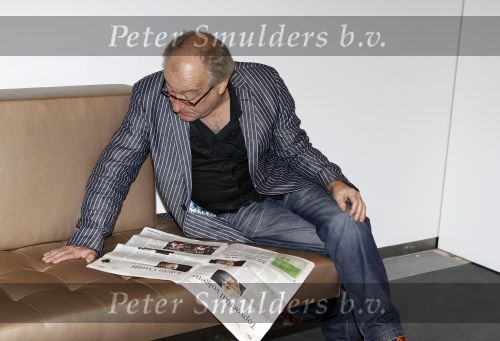 Amsterdam 15 november 2010
Presentatie boek nieuwe de la mar theater. Youp van t Hek leest Parool over AJAX
Peter Smulders bv
