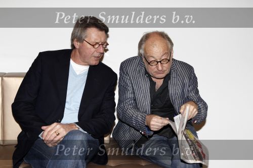 Amsterdam 15 november 2010
Presentatie boek nieuwe de la mar theater. Youp van t Hek leest Parool over AJAX met Ursul de Geer
Peter Smulders bv