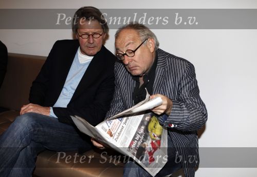Amsterdam 15 november 2010
Presentatie boek nieuwe de la mar theater. Youp van t Hek leest Parool over AJAX met Ursul de Geer
Peter Smulders bv