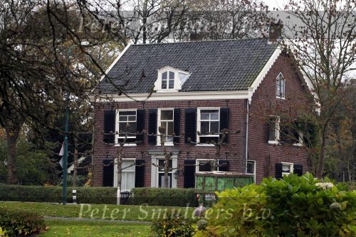Loenen aan de Vecht 9 november 2010
Nieuwe huis van Yvon Jaspers en haar man in Loenen.
Pieter vd Beukering kwam even met de kinderen kijken bij de verbouwing.
Peter Smulders bv