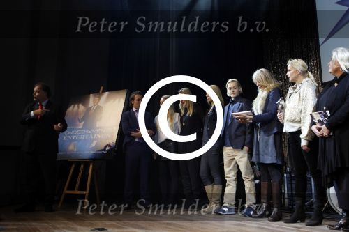 Breda 16 november 2011
Presentatie boek Aad Ouborg. Aad met vrouw Dorien zussen en kinderen
Peter Smulders bv