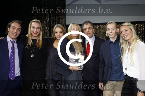 Breda 16 november 2011
Presentatie boek Aad Ouborg. Aad met vrouw Dorien zussen en kinderen
Peter Smulders bv