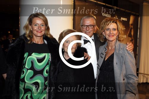 Den Haag 1 december 2011
Premiere Ramses in de schowburg van Den Haag. Albert Verlinde met onno hoes en ouders en zussen
Peter Smulders bv