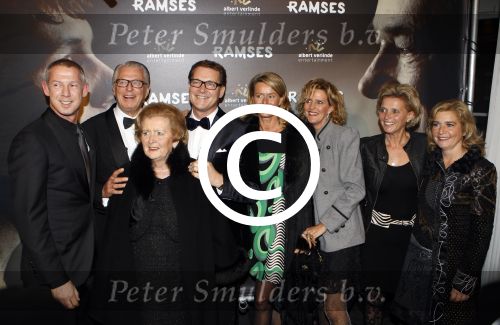 Den Haag 1 december 2011
Premiere Ramses in de schowburg van Den Haag. Albert Verlinde met onno hoes en ouders en zussen
Peter Smulders bv