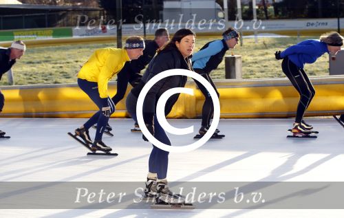 Amsterdam 19 december 2011
Amanda Krabbe aan het trainen voor de marathon op de weisensee op de jaap eden schaatsbaan.
Peter Smulders bv