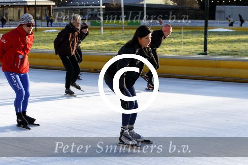 Amsterdam 19 december 2011
Amanda Krabbe aan het trainen voor de marathon op de weisensee op de jaap eden schaatsbaan.
Peter Smulders bv