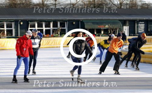 Amsterdam 19 december 2011
Amanda Krabbe aan het trainen voor de marathon op de weisensee op de jaap eden schaatsbaan.
Peter Smulders bv