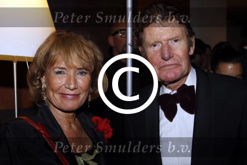 Den Haag 1 december 2011
Premiere Ramses in de schowburg van Den Haag. Annemarie Oster met vriend
Peter Smulders bv