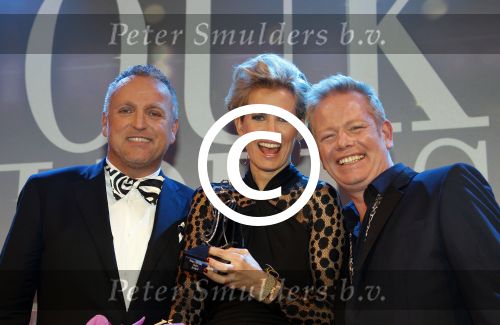 Amsterdam 24 november 2011
Uitreiking Beau monde awards in het Amstel hotel.Anouk Smulders met Gordon en John Lukken
Peter Smulders bv