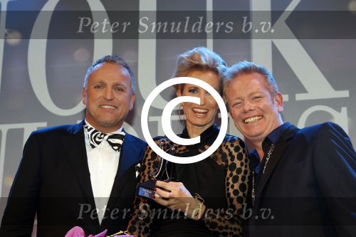 Amsterdam 24 november 2011
Uitreiking Beau monde awards in het Amstel hotel.Anouk Smulders met Gordon en John Lukken
Peter Smulders bv