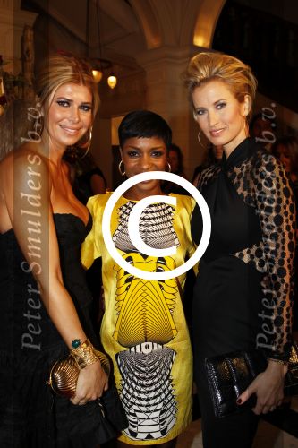Amsterdam 24 november 2011
Uitreiking Beau monde awards in het Amstel hotel. Estelle Gullit Sylvana Simons en Anouk Smulders
Peter Smulders bv
