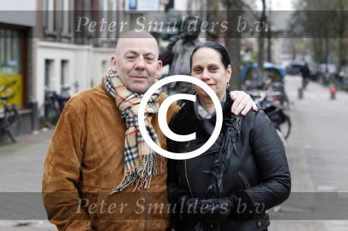 Amsterdam 4 december 2011
Arie Hazes bij het beeld van zijn broer Andre op de albert Cuyp. Arie met zijn vrouw
Peter Smulders bv